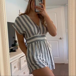 Grey and white romper. Perfect condition! Pockets!